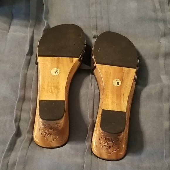 Sandals 2 for 20 - Picture 4 of 4